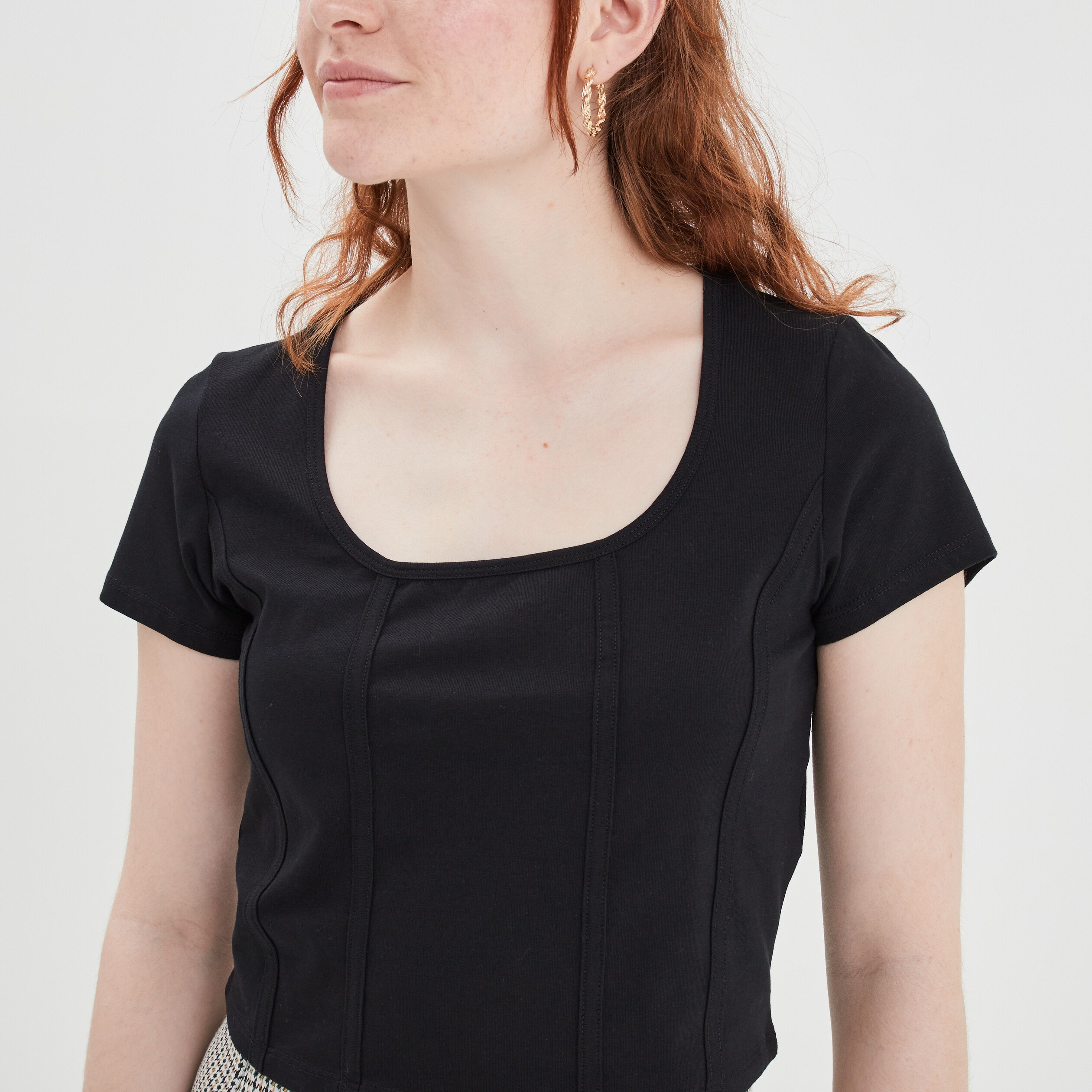 T-shirt court ajusté effet corset noir femme | La Halle