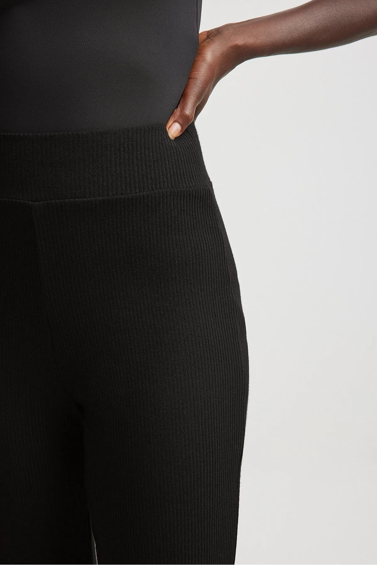 NA-KD  Gerippte Hose mit hoher Taille