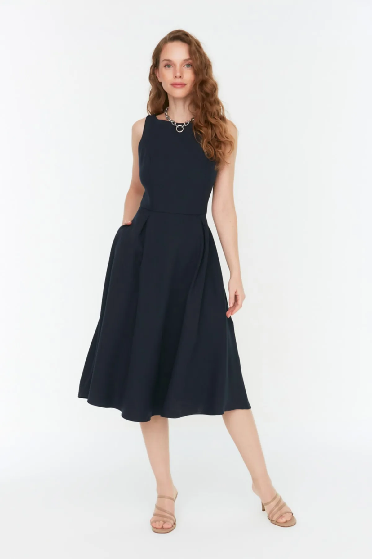 Trendyol Collection  Marineblaues Plisseekleid TWOSS20EL0980