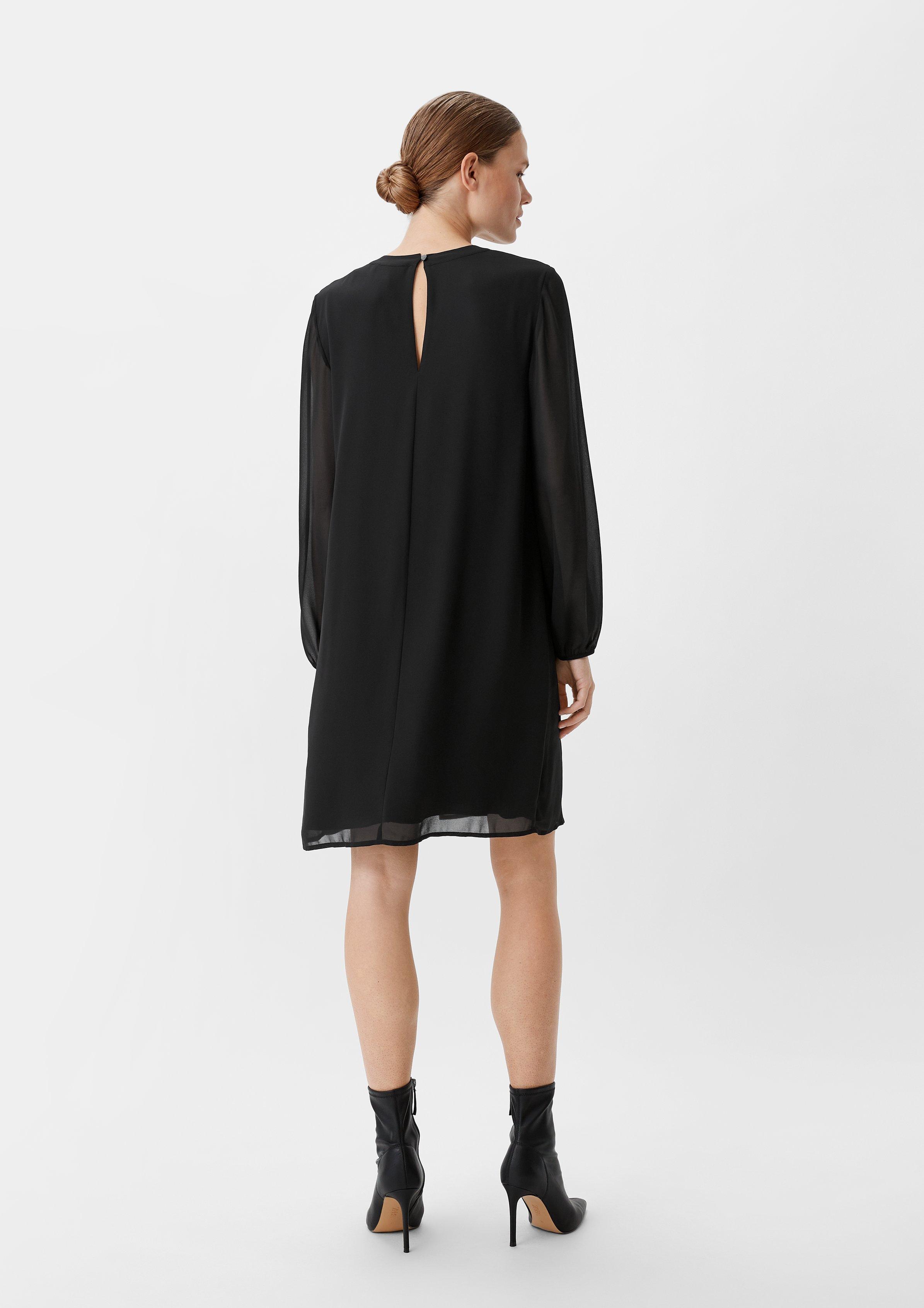 Chiffonkleid mit Plisseefalten - schwarz