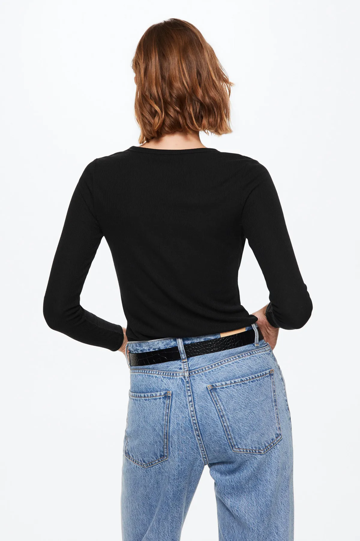 MANGO  Schwarzes Damen-T-Shirt 37037747