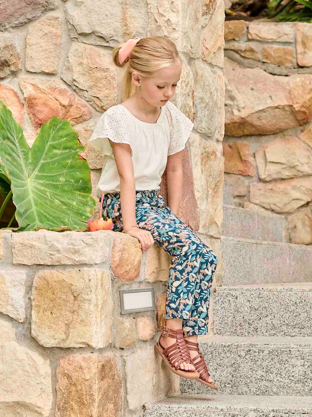 Vertbaudet Mädchen 3/4-Hose aus fließendem Stoff, Blumenprint Oeko-Tex - grün bedruckt