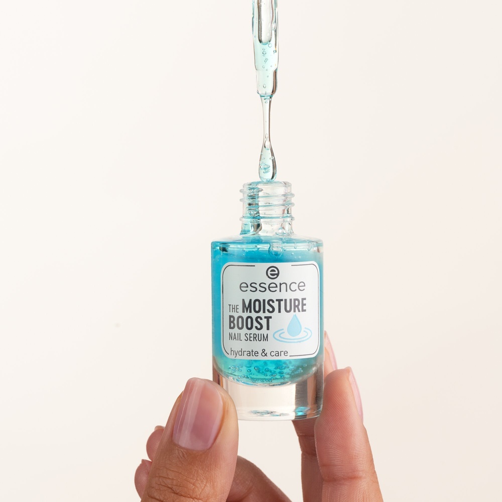 essence THE MOISTURE BOOST NAIL SERUM sérum ongles Baume pour les Ongles