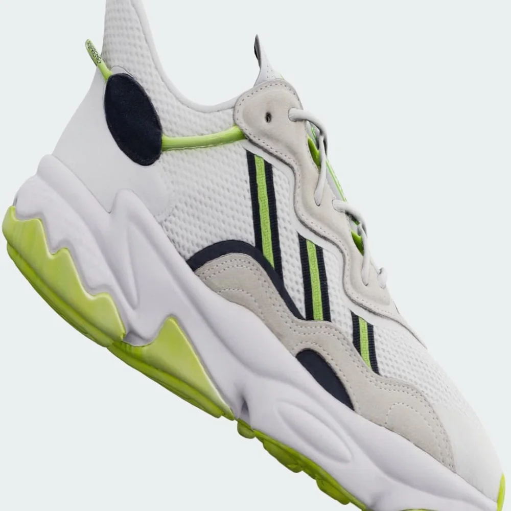 adidas Ozweego Manchester United HP7801 / weiss