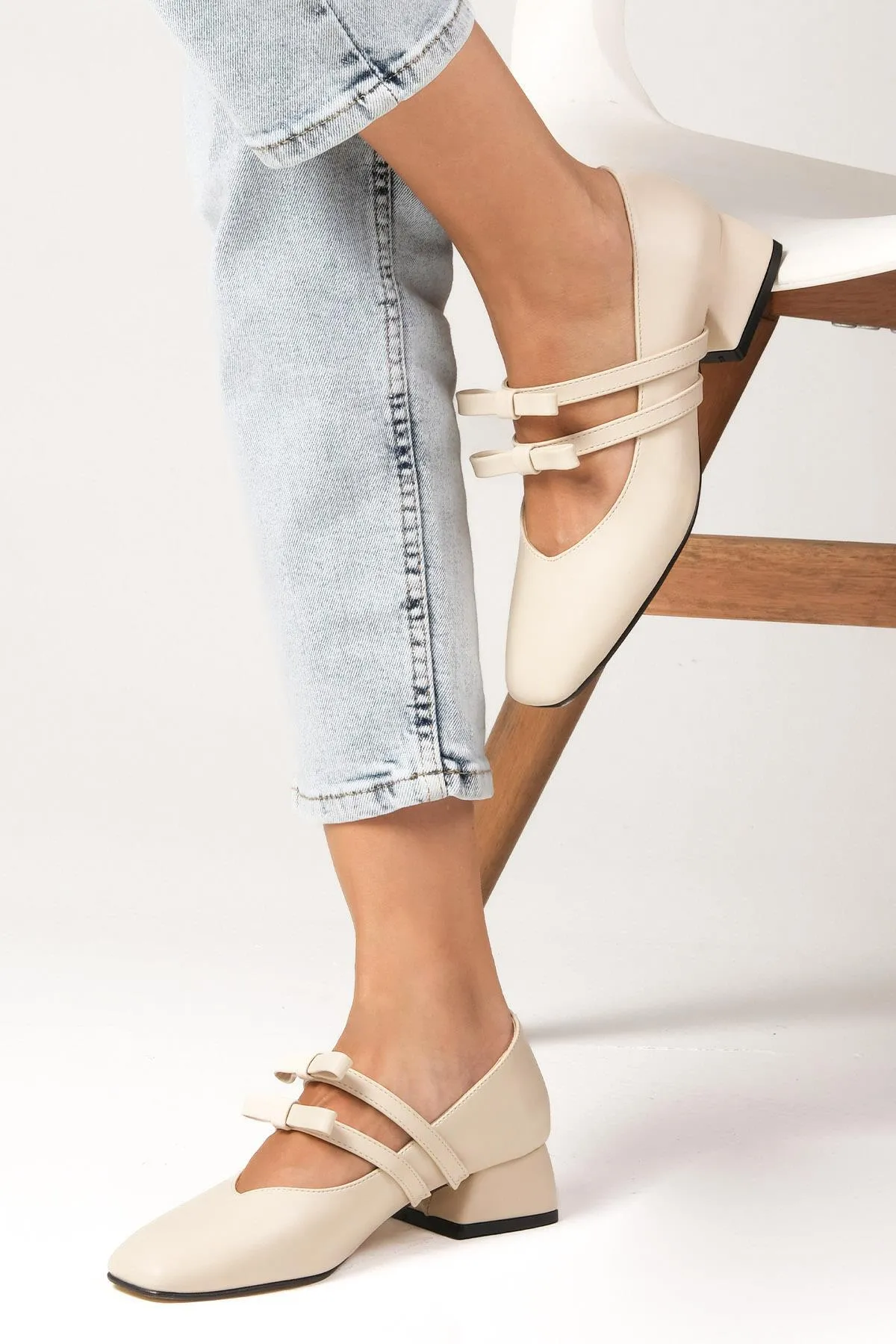 Mio Gusto  Britney Beige Blunt Toe Damenschuhe mit niedrigem Absatz