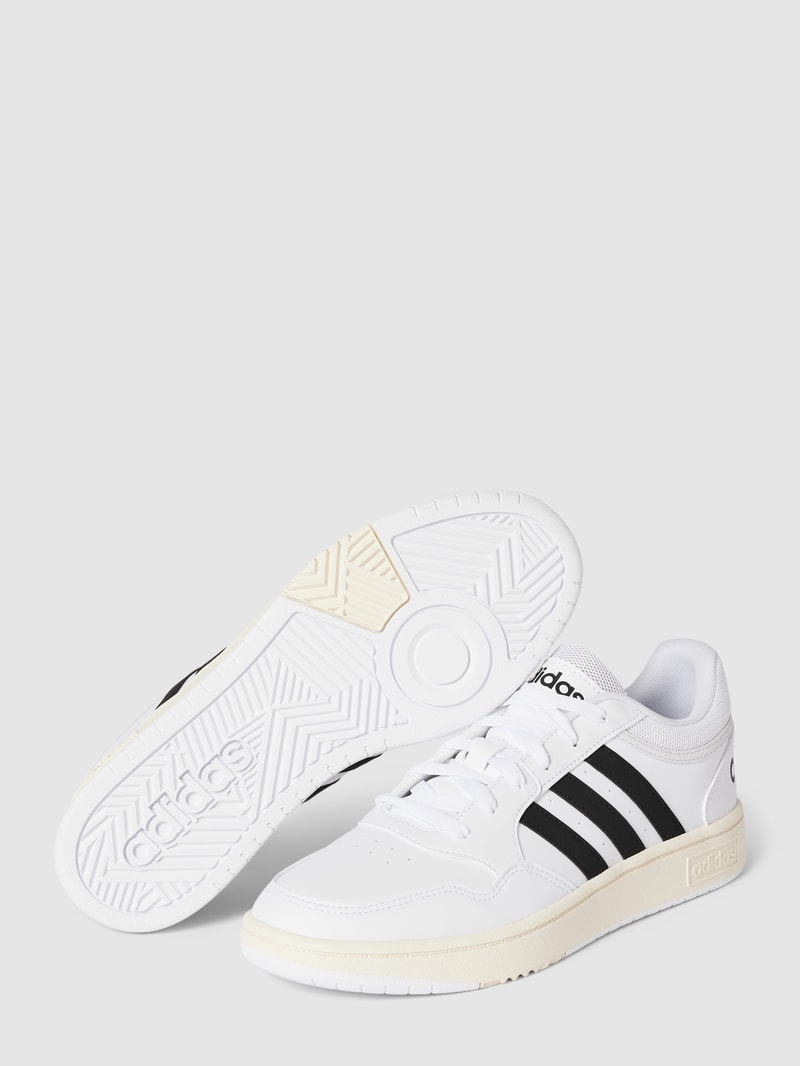 Sneaker mit Label-Print in weiß
