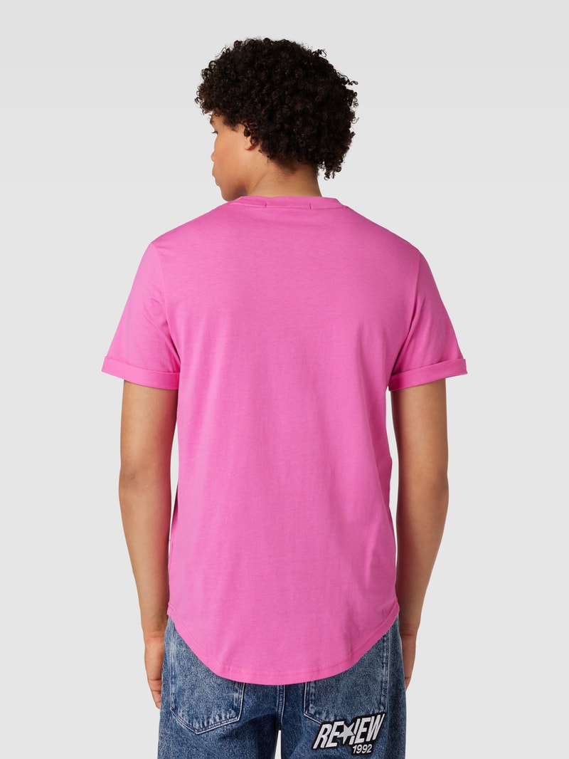 T-Shirt mit Label-Patch in pink