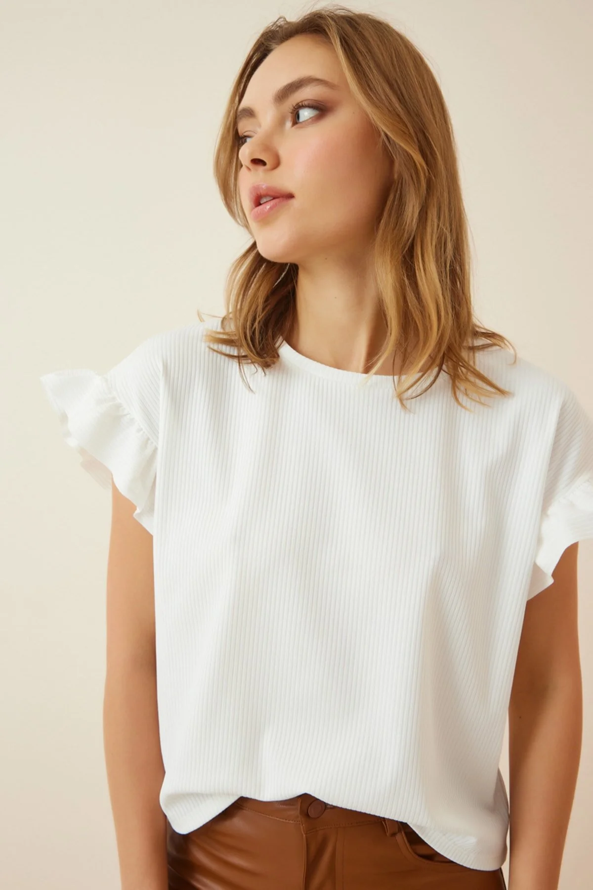 Happiness İstanbul  Weiße Rüschen-Strickbluse für Damen ZH00004