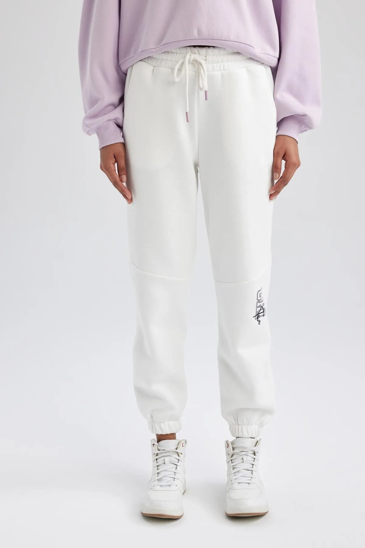DeFacto  Passform: Lange Hose aus dickem Stoff mit Standard-Passform und Taschen
