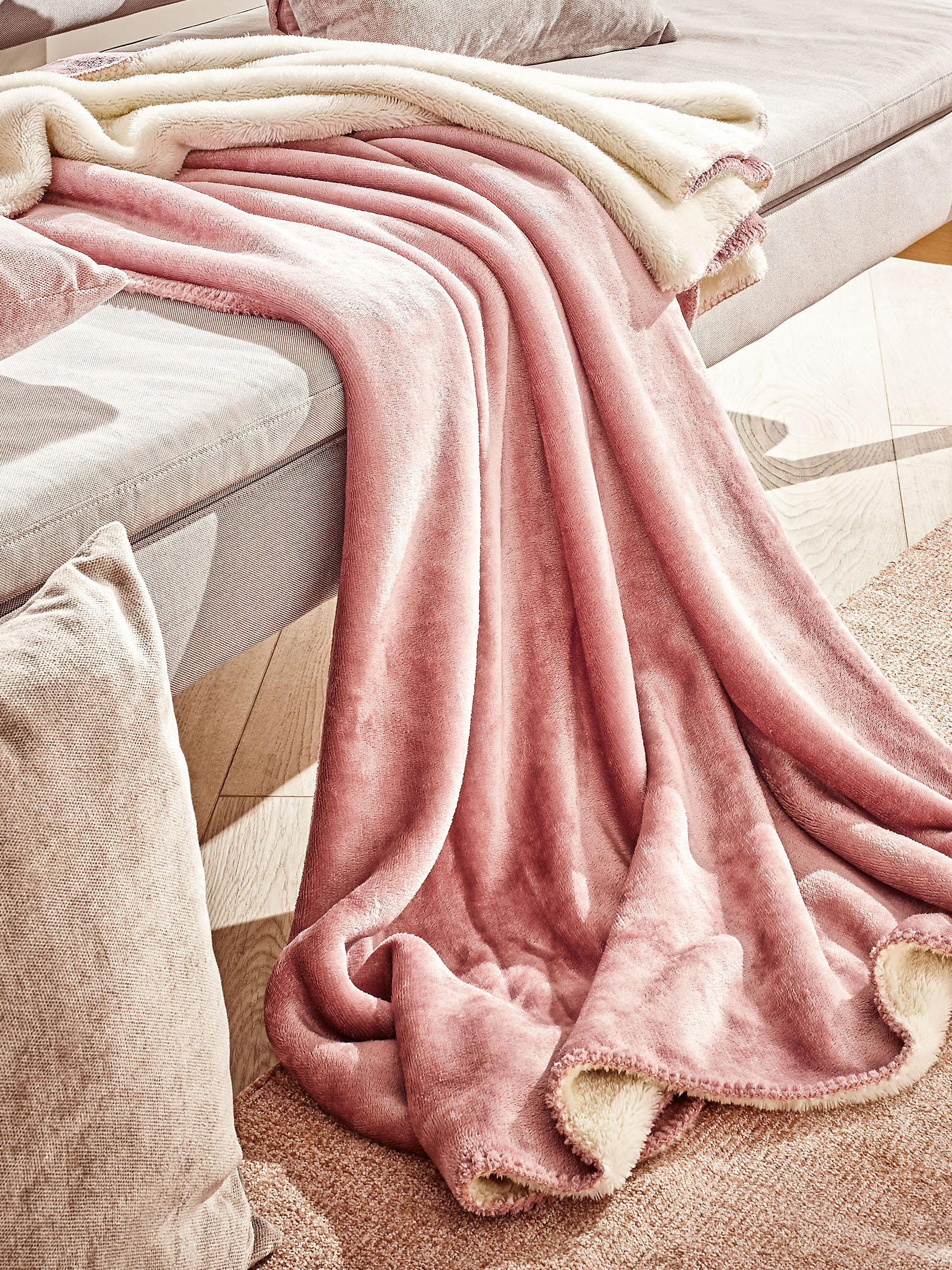 Talvi Decke, Rose