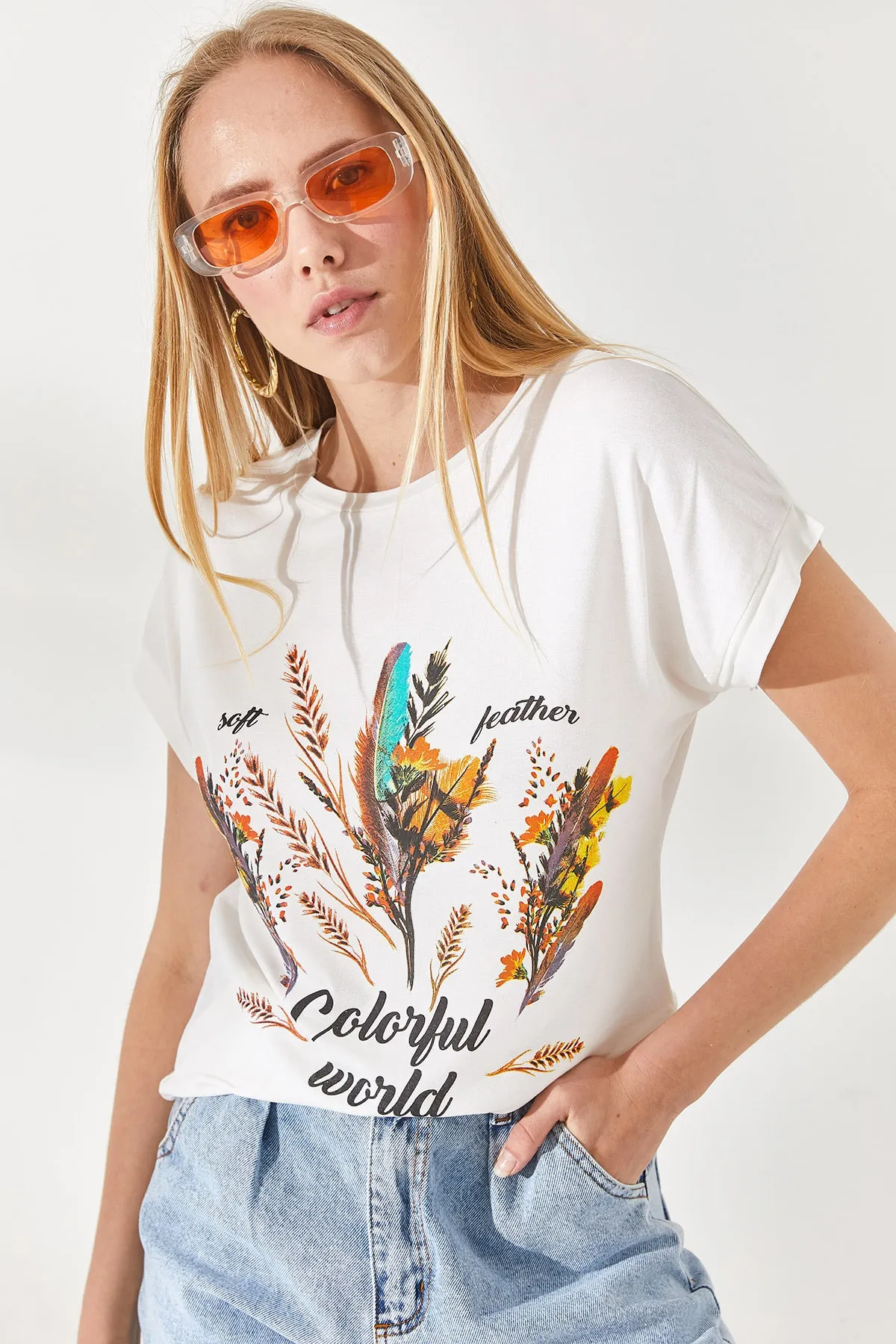 Olalook  Ecrufarbenes, pelziges bedrucktes T-Shirt für Damen TSH-19000125