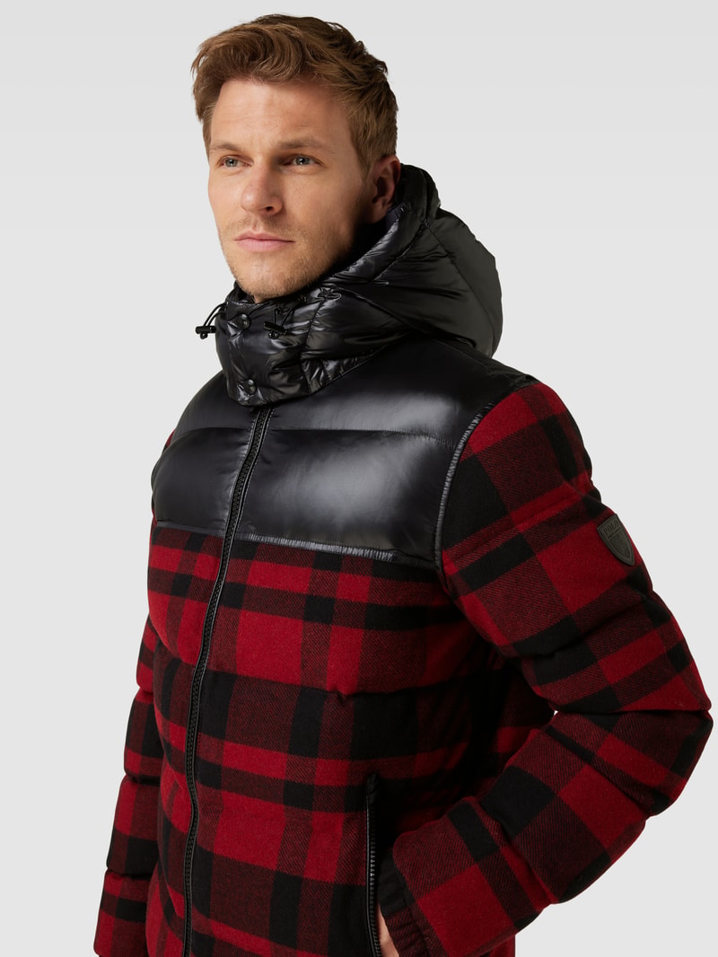Steppjacke mit Zweiwege-Reißverschluss Modell 'FLINT' in schwarz