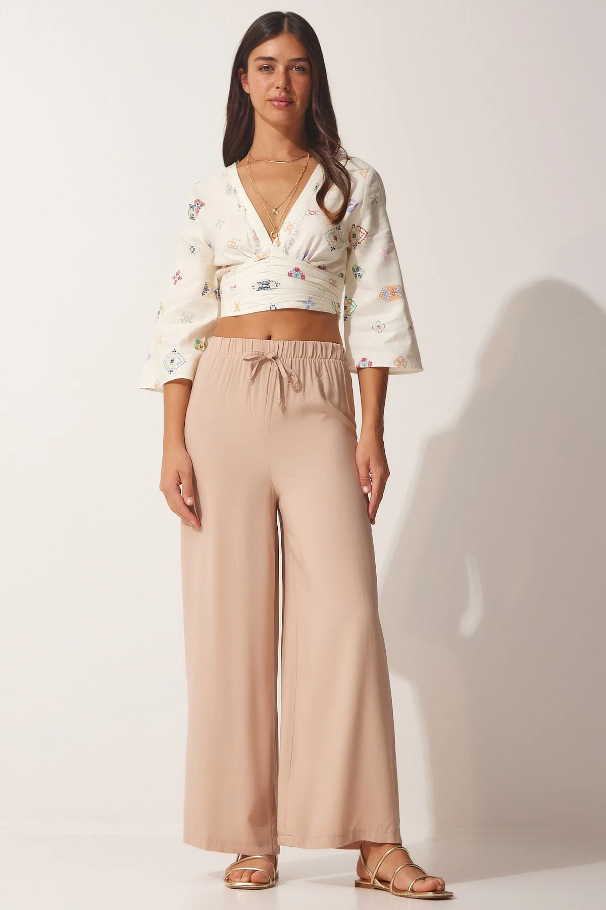 Happiness İstanbul  Beigefarbene Palazzo-Hose aus Baumwollviskose für Damen BV00076