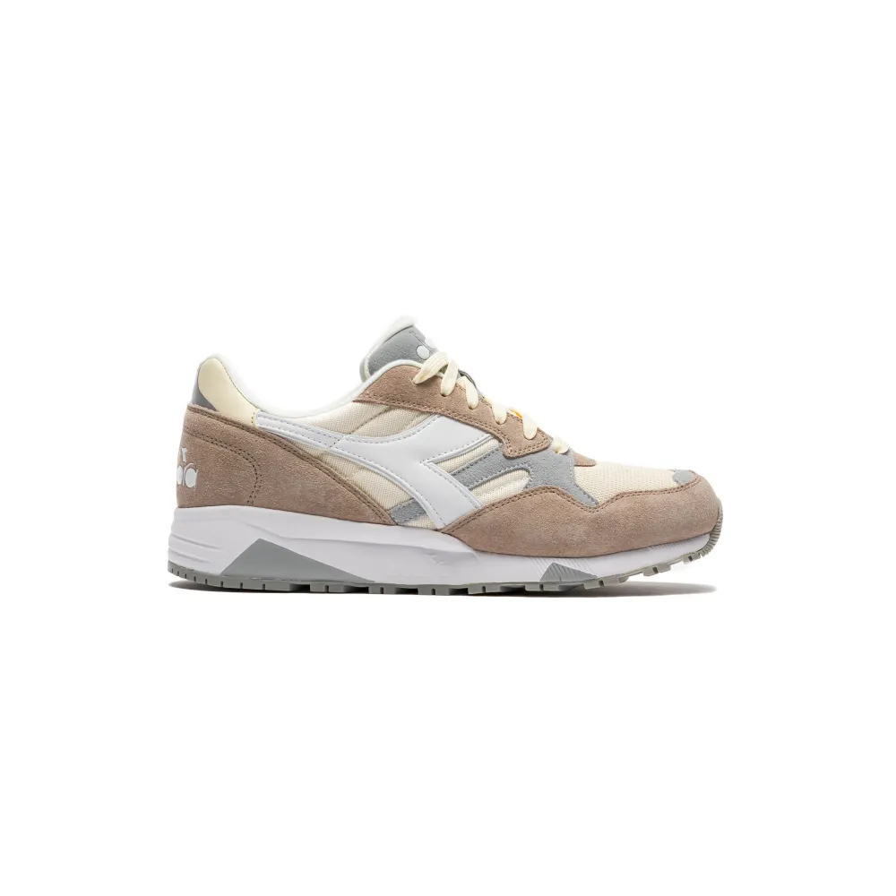 Diadora N902 501.178559-C7240 / braun