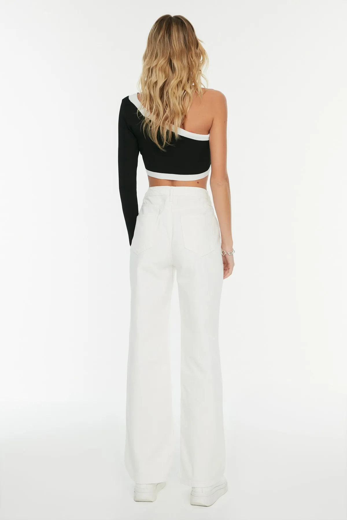 Trendyol Collection  Weiße Jeans mit hoher Taille und weitem Bein im 90er-Stil
