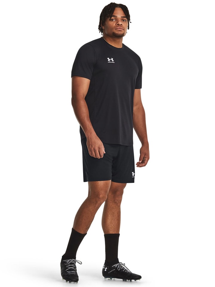 Under Armour Trainingsshorts  in Schwarz günstig kaufen