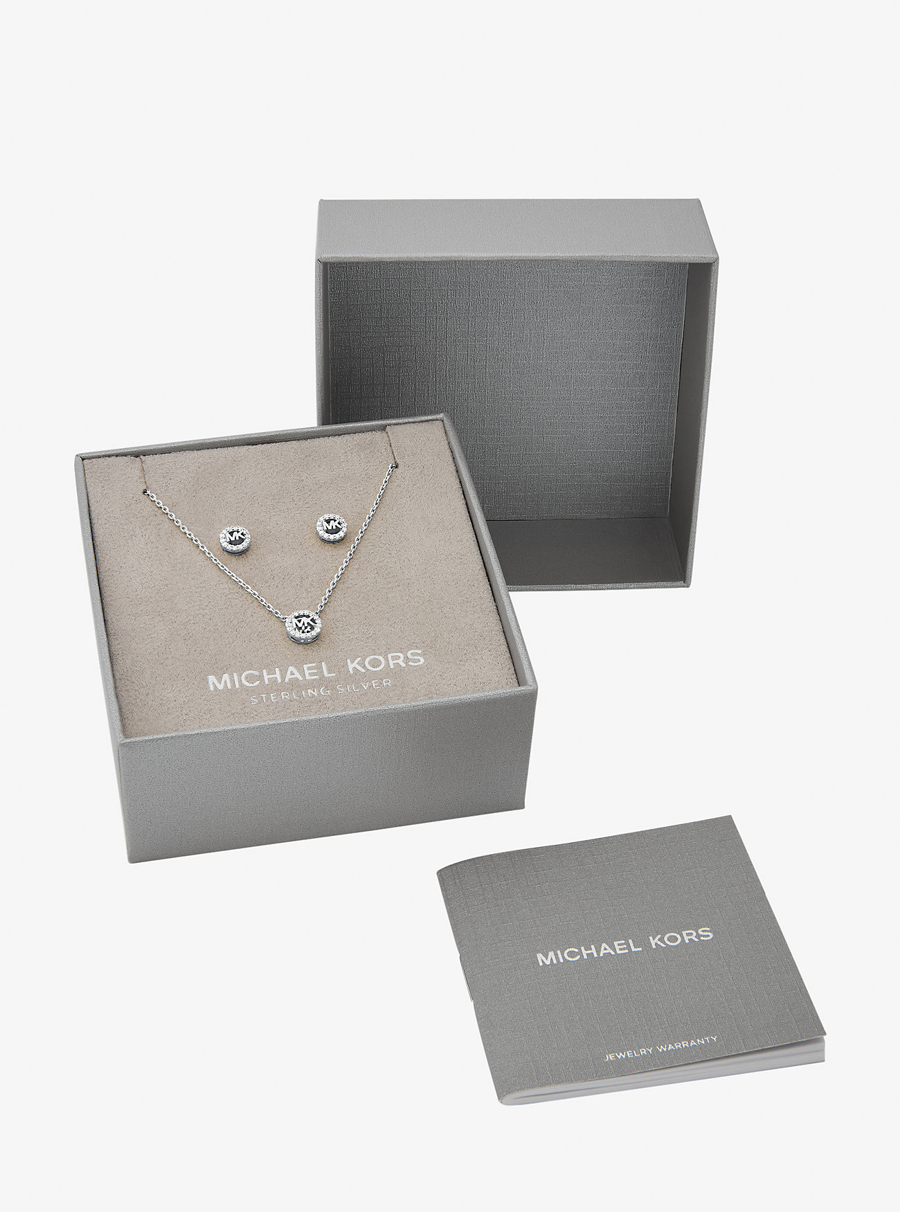 Set regalo Fulton con collana e orecchini con logo pavé placcati in metallo prezioso e argento sterling - ARGENTO