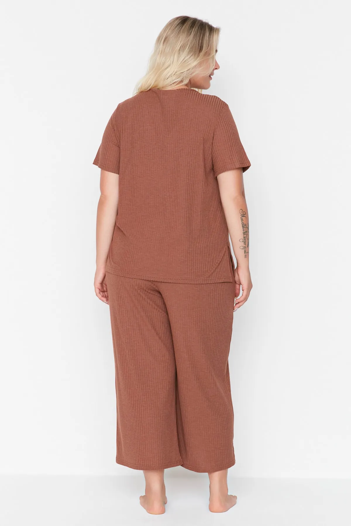 Trendyol Curve  Braunes Strick-Pyjama-Set TBBSS22PT0237