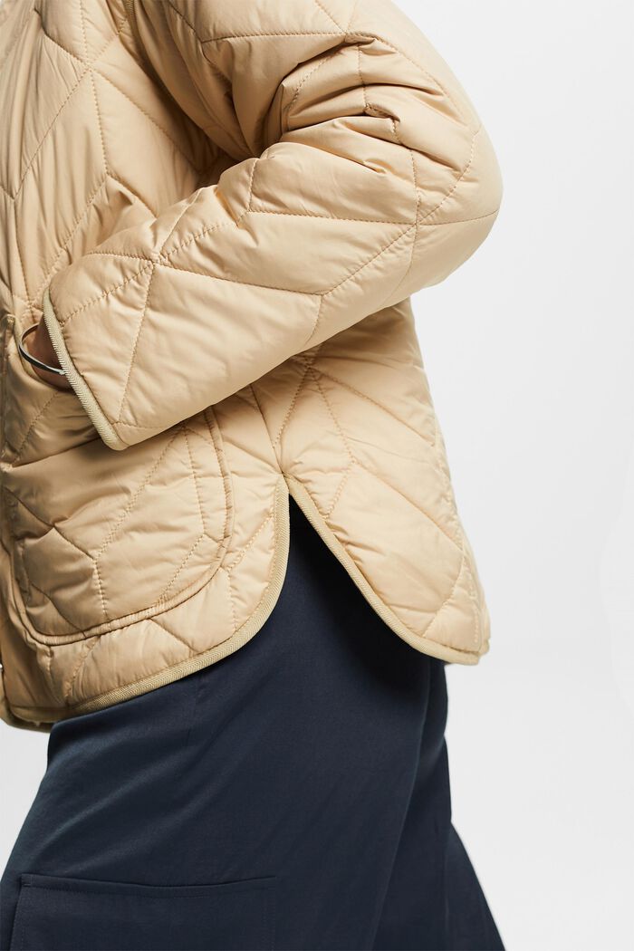 Recycelt: Steppjacke mit Teddyfutter