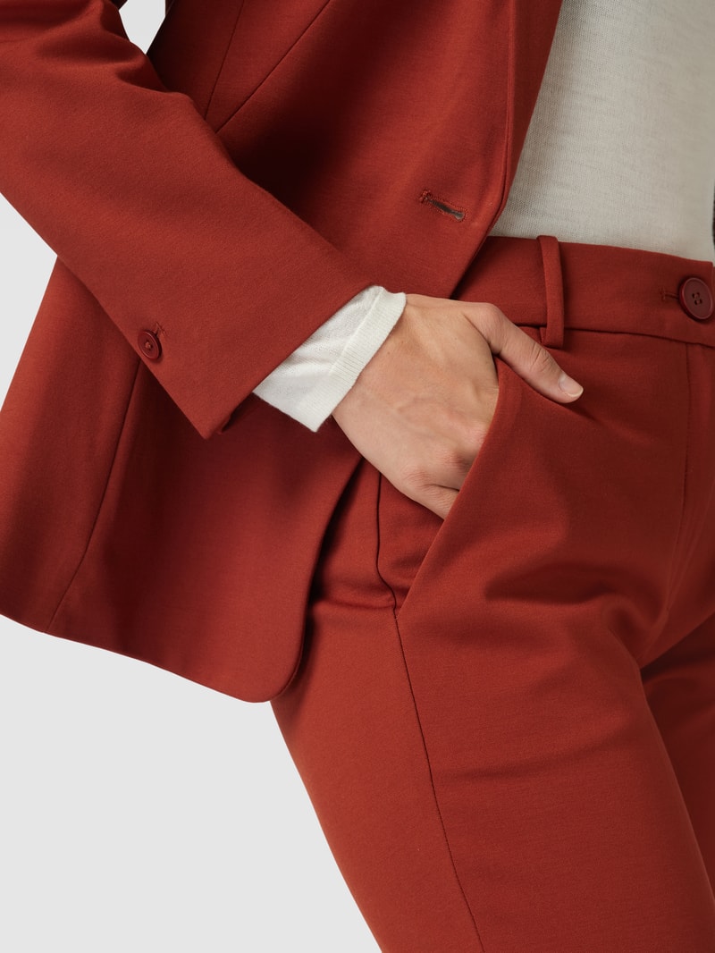 Stoffhose in unifarbenem Design mit Bügelfalten in rostrot
