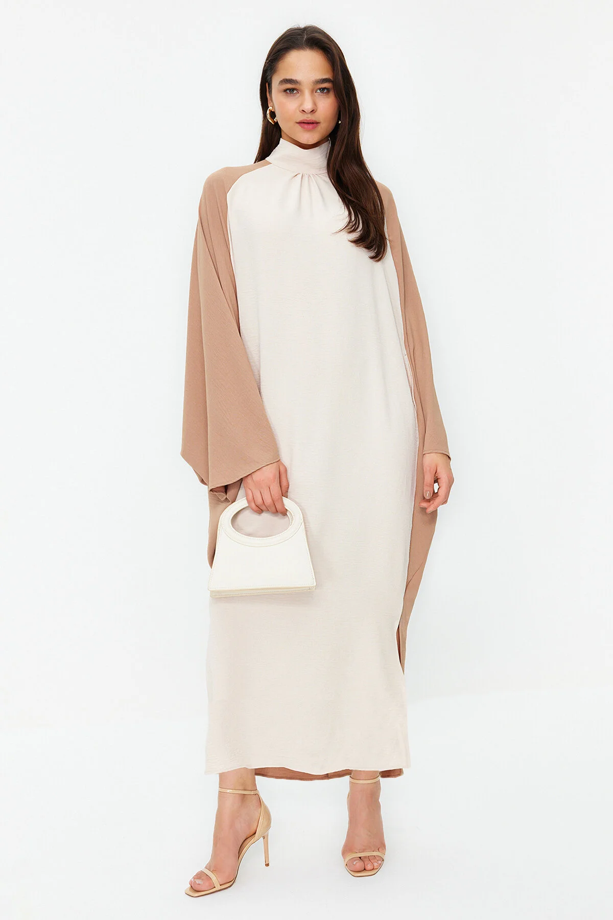 Trendyol Modest  Steinfarbenes, gewebtes Aerobin-Kaftankleid mit Blockfarben TCTSS24KK00000