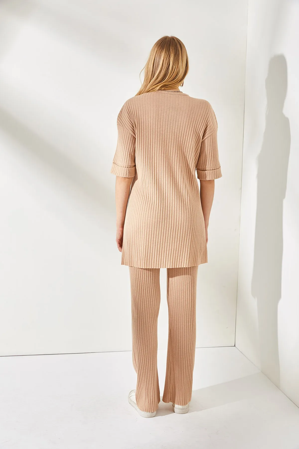 Olalook  Damen-Set aus Lycra mit kurzen Ärmeln, Unterteil und Oberteil in Beige TKM-19000191