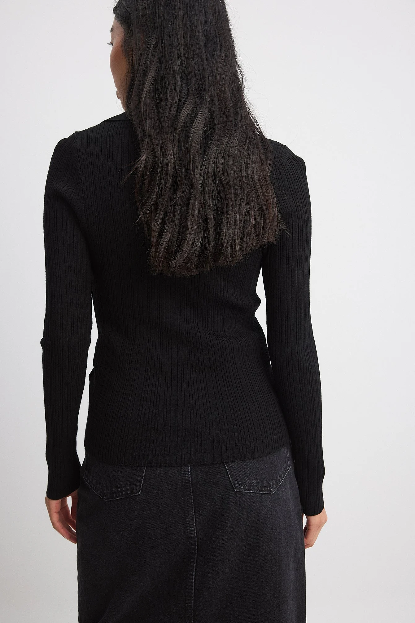 Fein gestrickter Cardigan mit Kragen