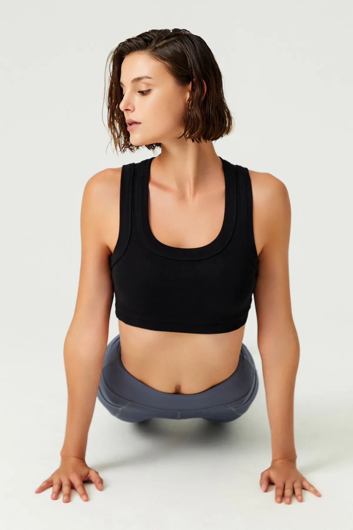 LOS OJOS  x Melodi Crop Top Tanktop aus schwarzer Baumwolle mit dicken Trägern