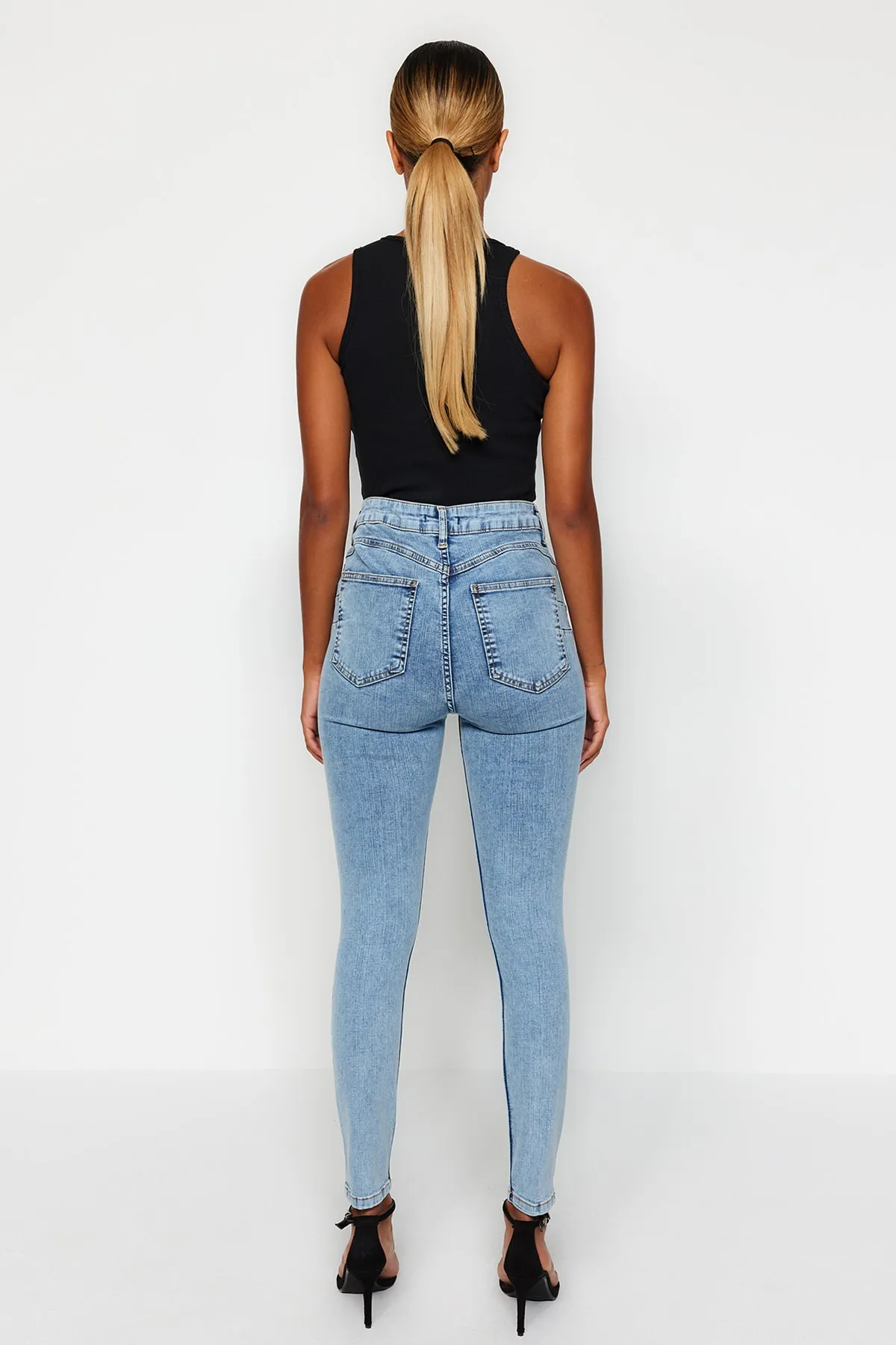 Trendyol Collection  Hellblauer Push-Up-Skinny mit hoher Taille TWOSS23JE00078