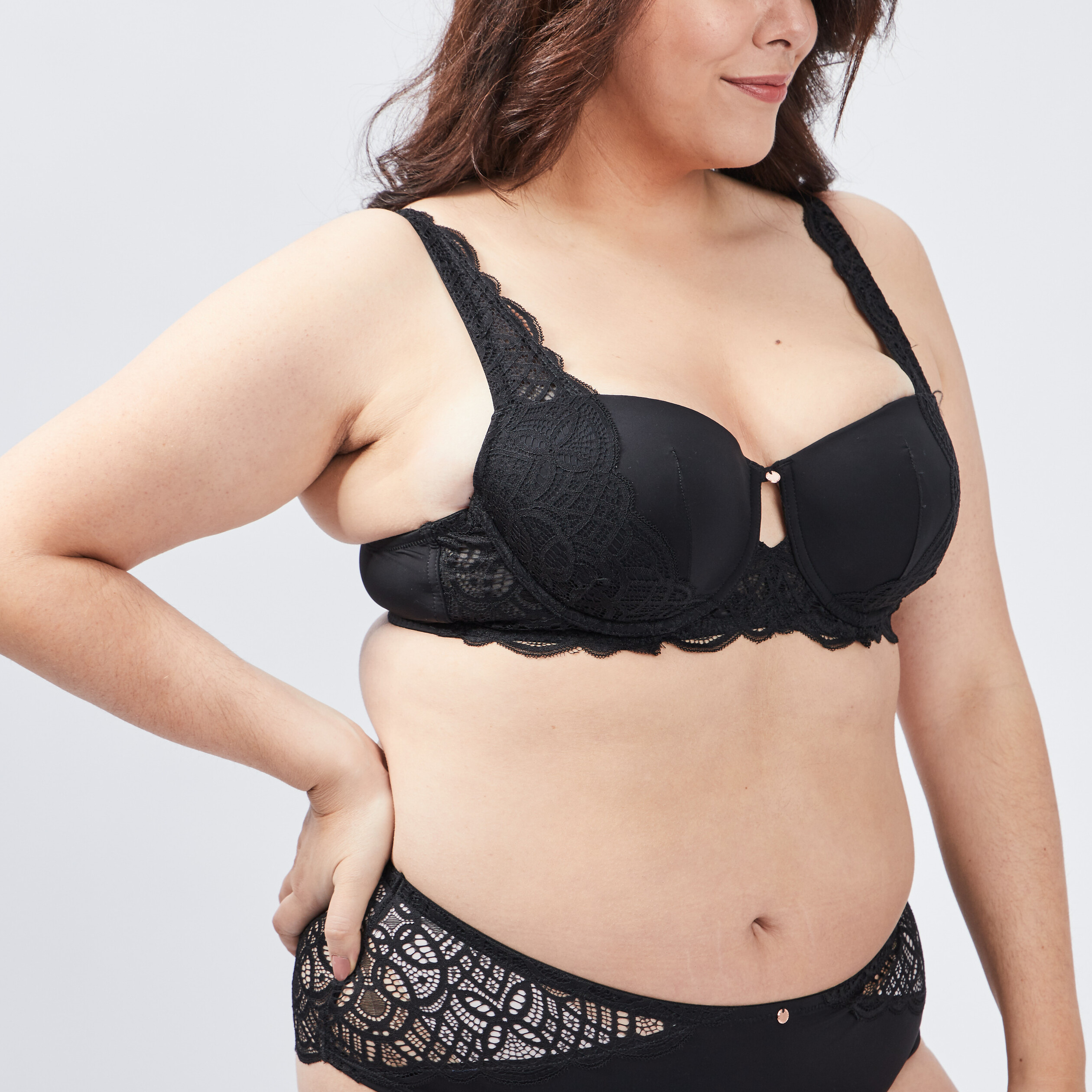 Soutien-gorge corbeille microfibre noir femme grande taille | La Halle