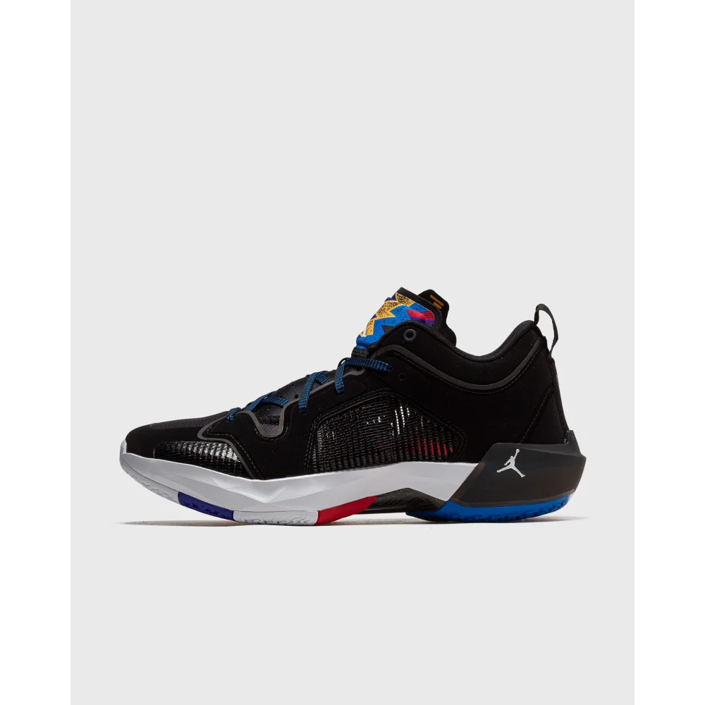 NIKE JORDAN XXXVII Low Air 37 DQ4122-061 / schwarz