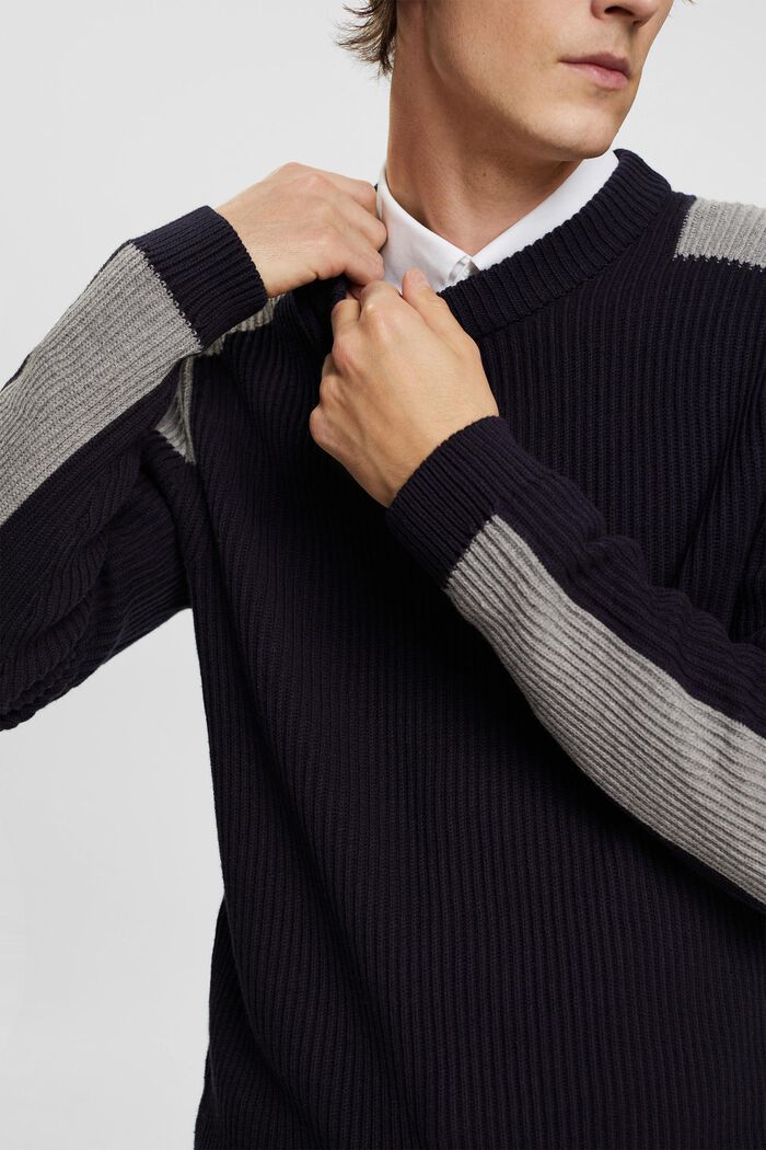 Rippstrickpullover mit Colorblocking-Details