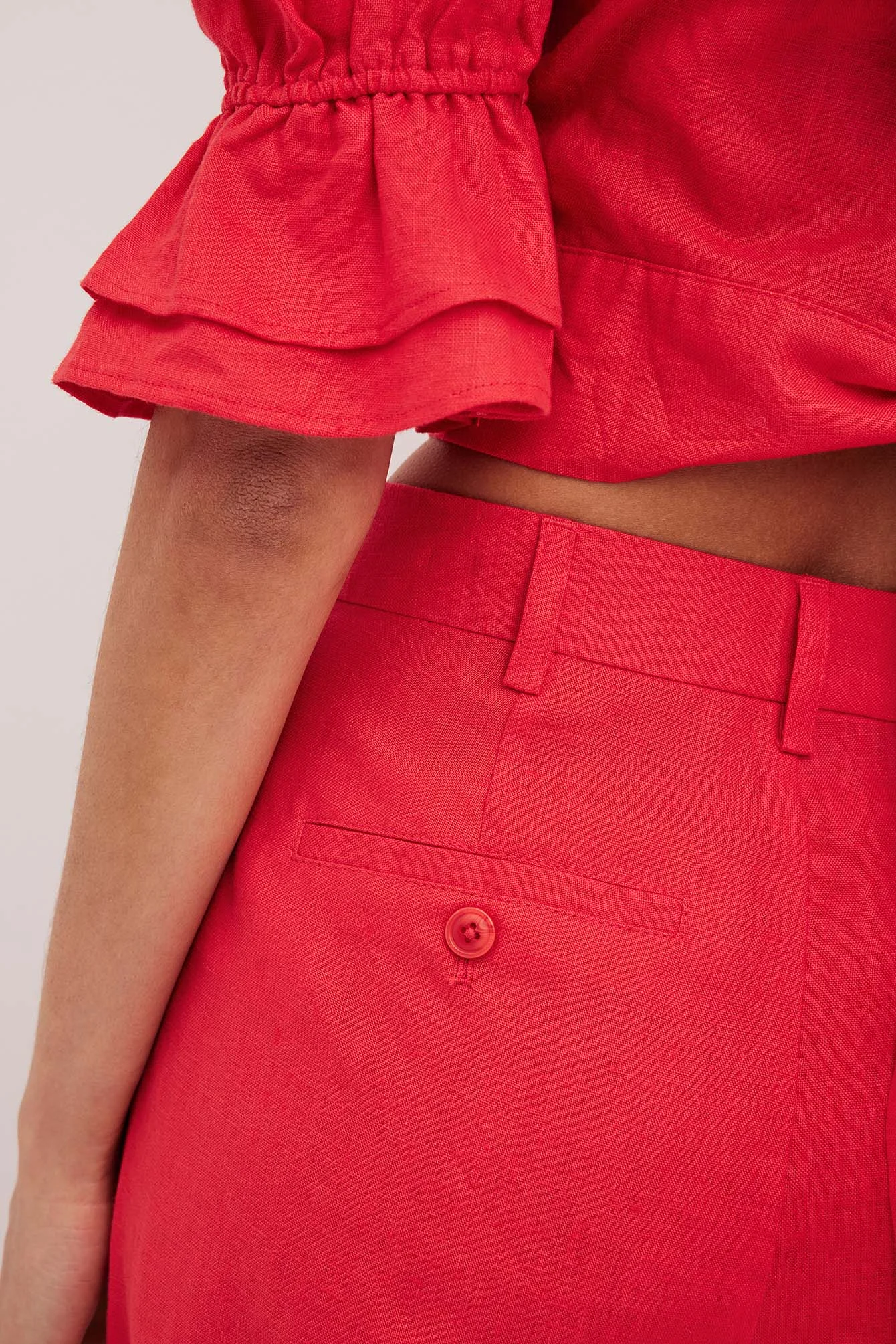 Leinenhose mit weiten Beinen