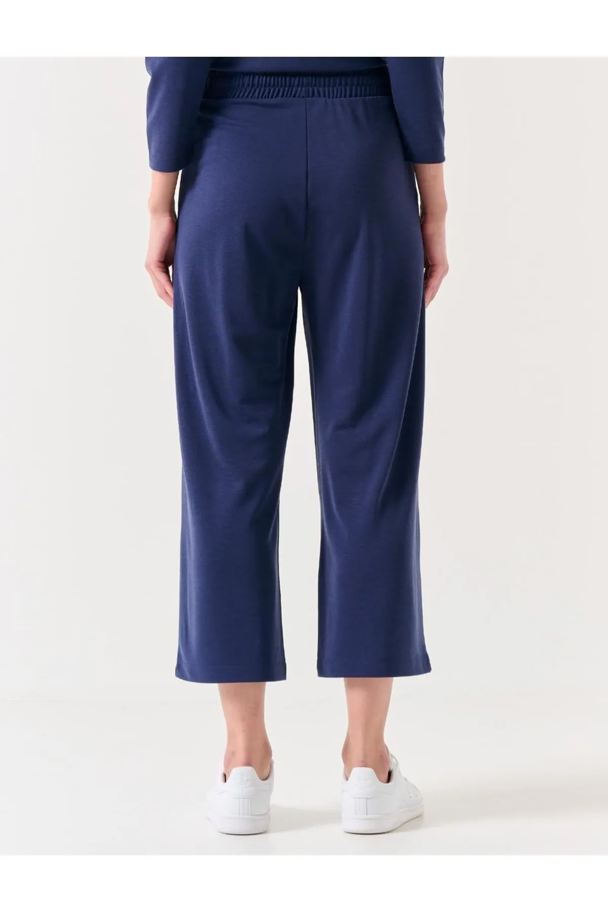 Jimmy Key  Bequeme Jogginghose mit weitem Bein in Marineblau