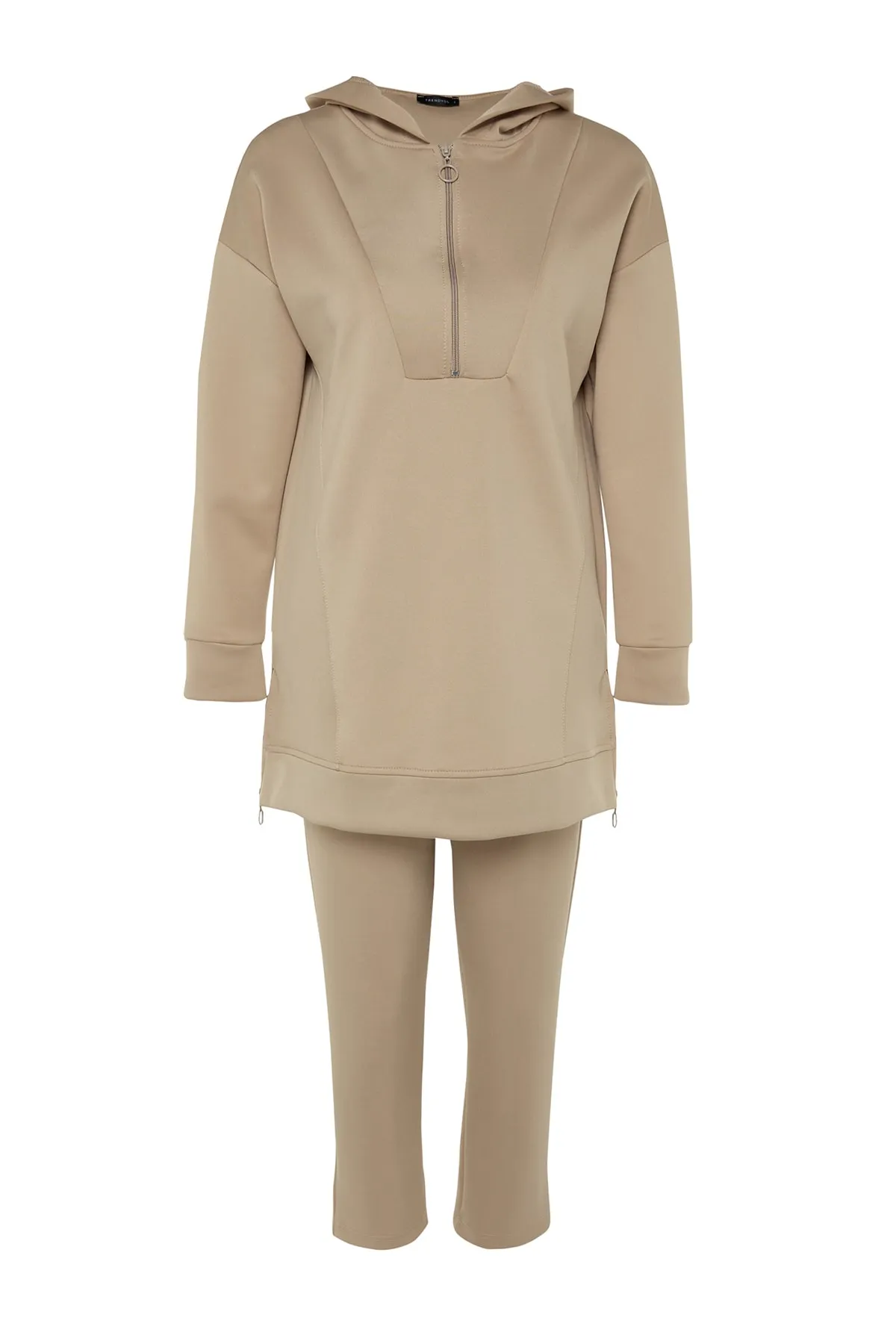 Trendyol Modest  Cremefarbener Trainingsanzug mit Reißverschluss vorne und weicher Struktur aus Scuba-Strick TCTSS23EN00005