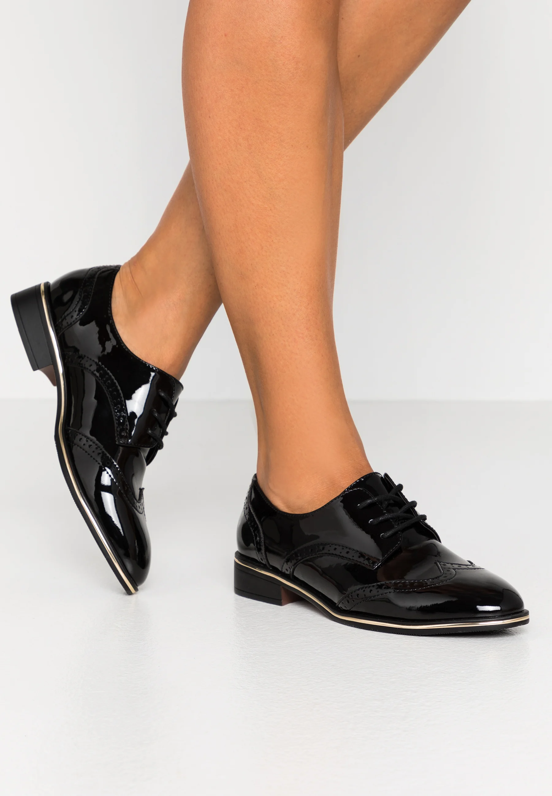 Zapatos con cordones de Anna Field