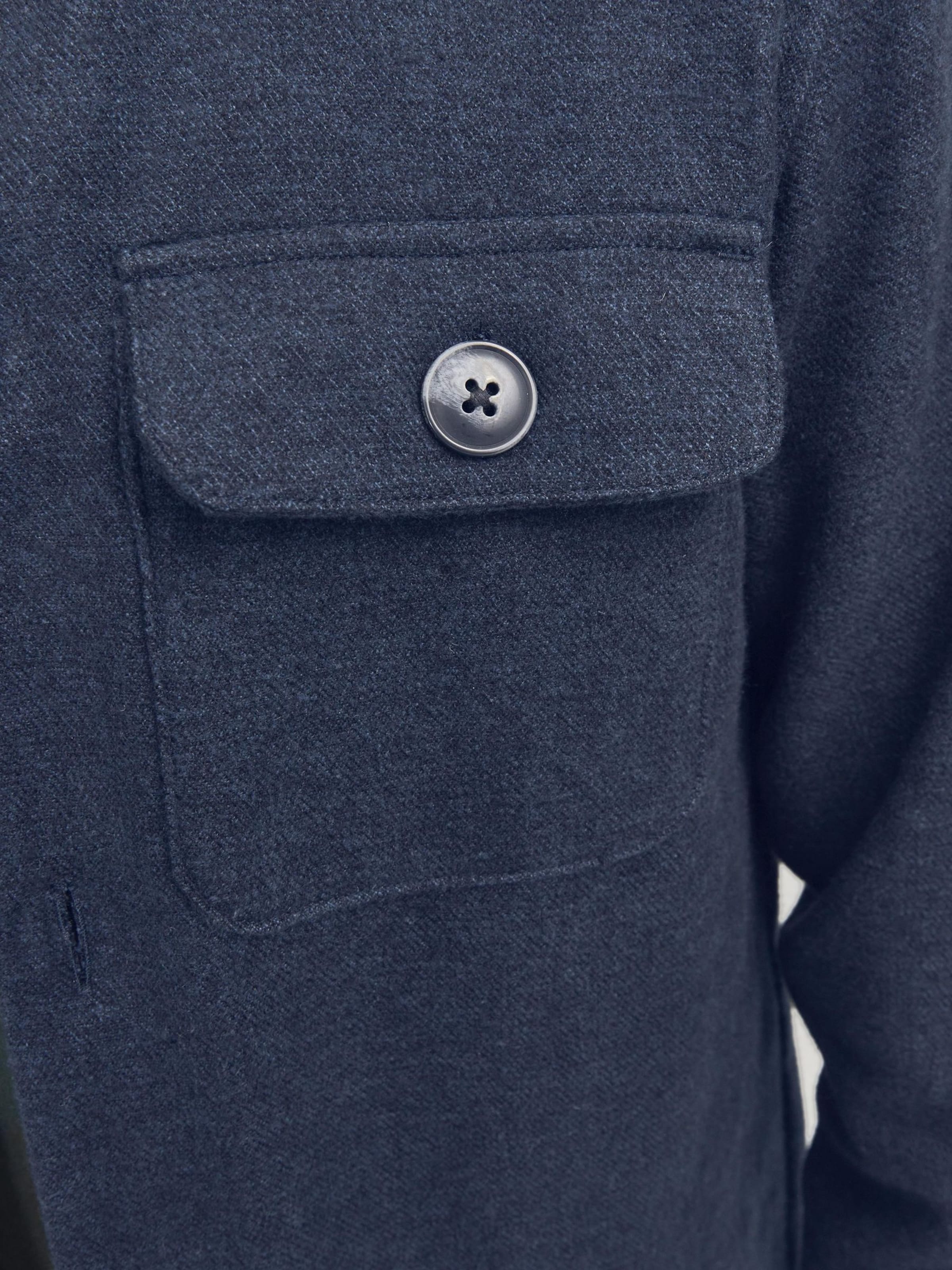Comfort fit Button Up Shirt