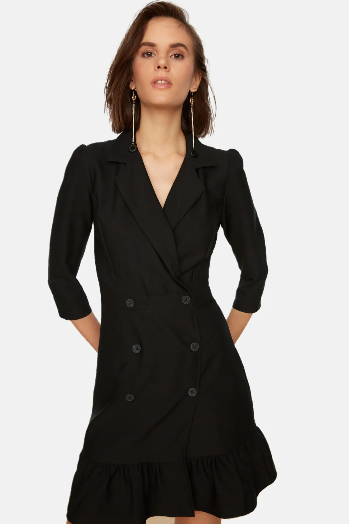 Trendyol Collection  Schwarzes, gewebtes Mini-Jackenkleid mit Knopfdetail TWOSS20EL0407
