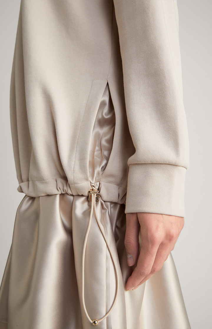 Kleid in Nude