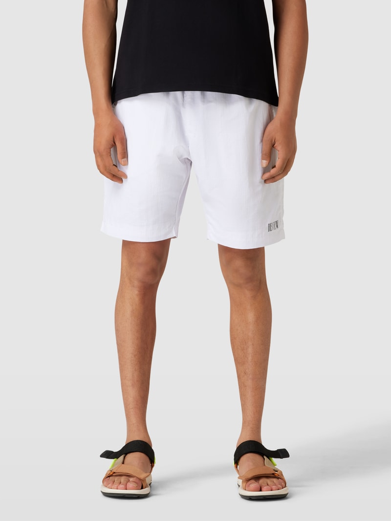 Shorts mit Label-Print in weiß