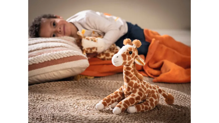 Steiff - Soft Cuddly Friends Gina Giraffe 25 cm