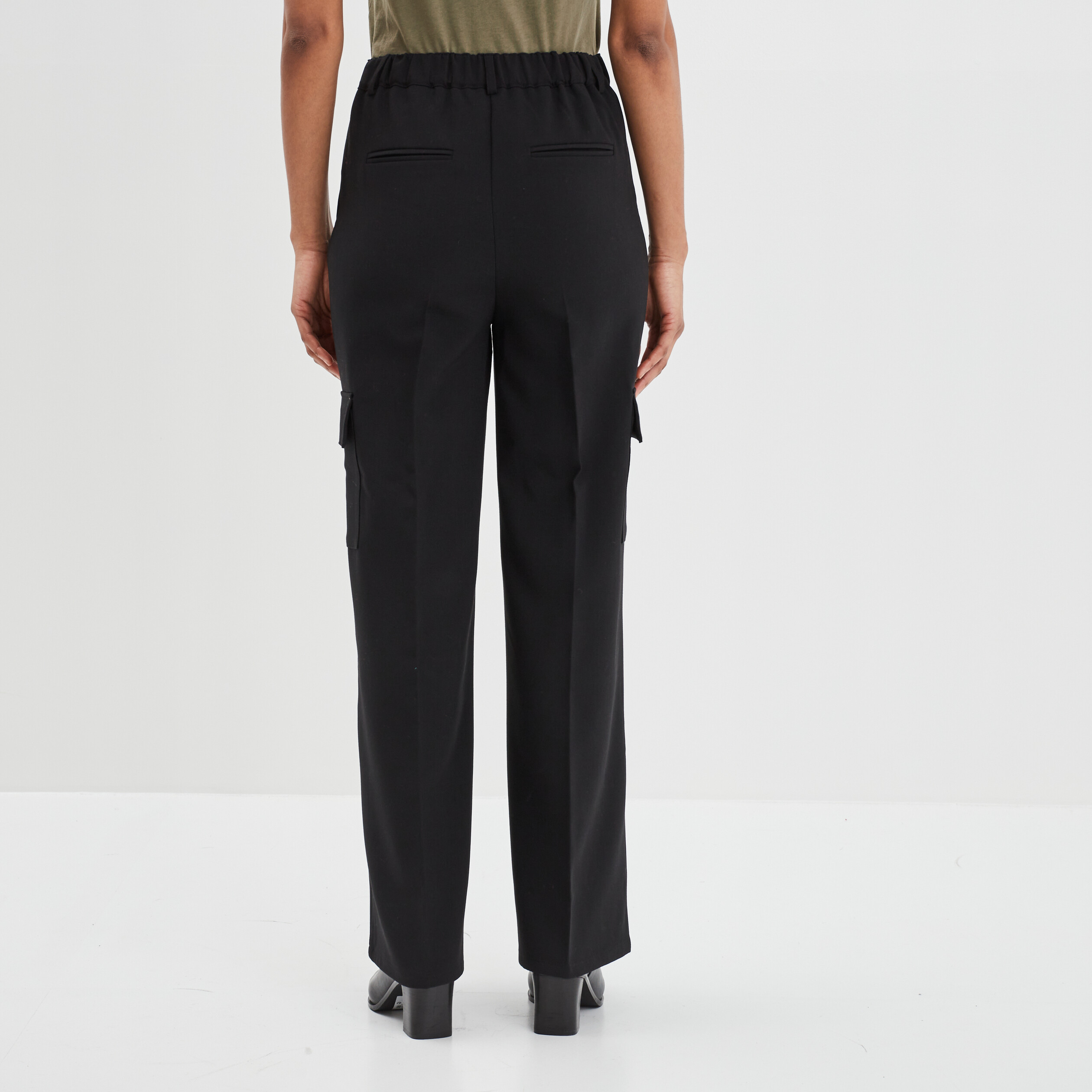 Pantalon large cargo à pinces noir femme | La Halle