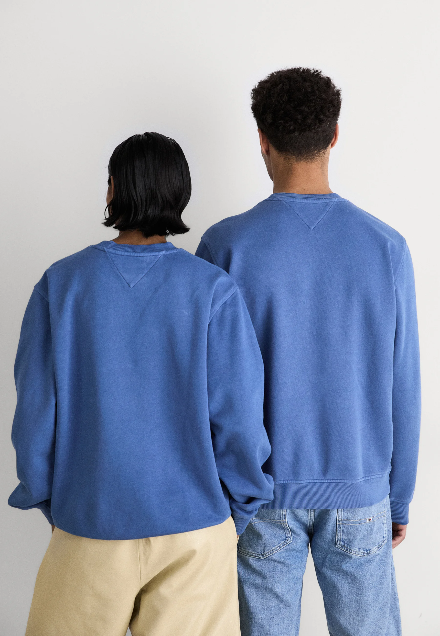 Sudadera unisex con logo lavado de Tommy Jeans