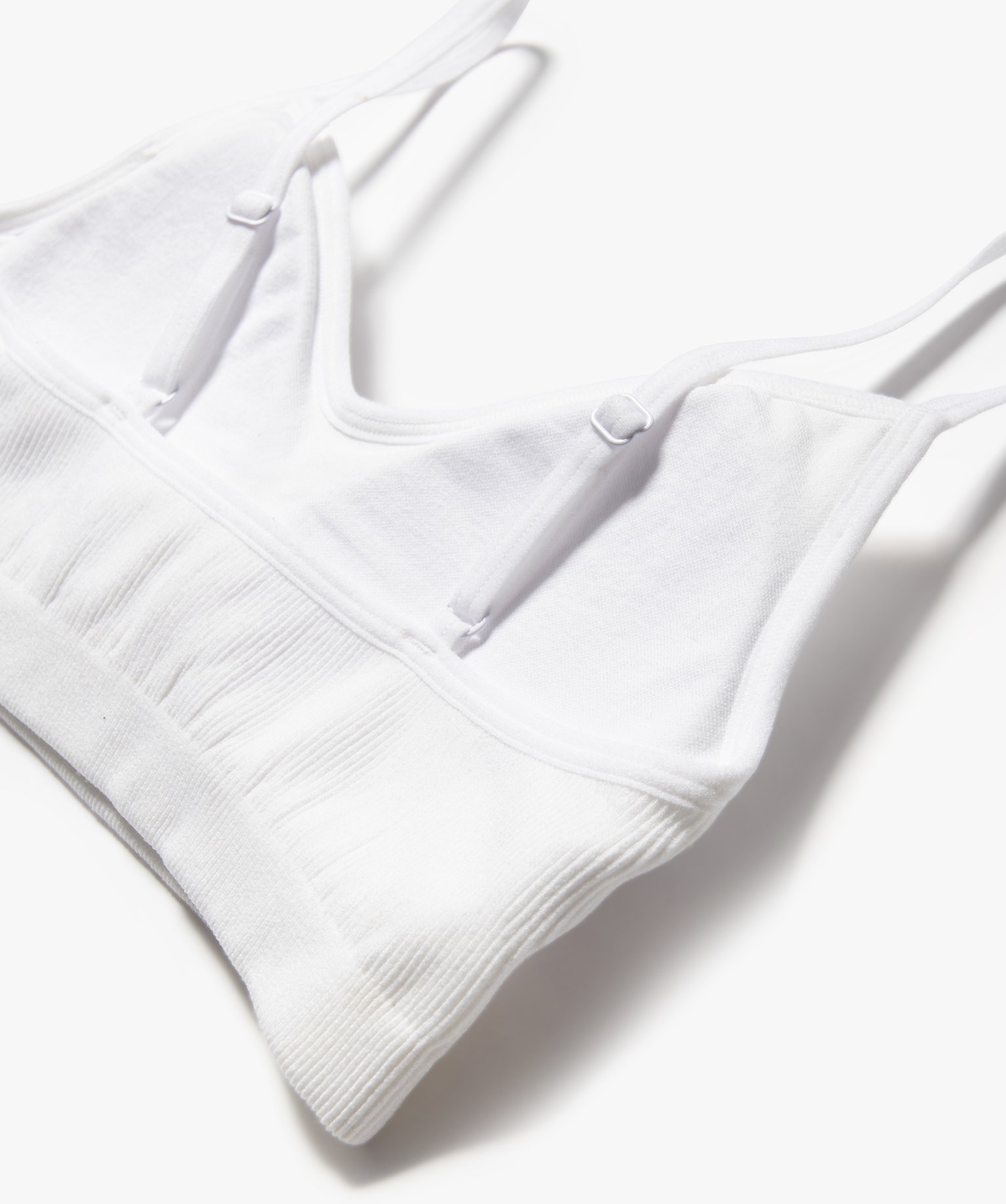 Brassière à fines bretelles en maille ctelée avec mouss... blanc | GEMO
