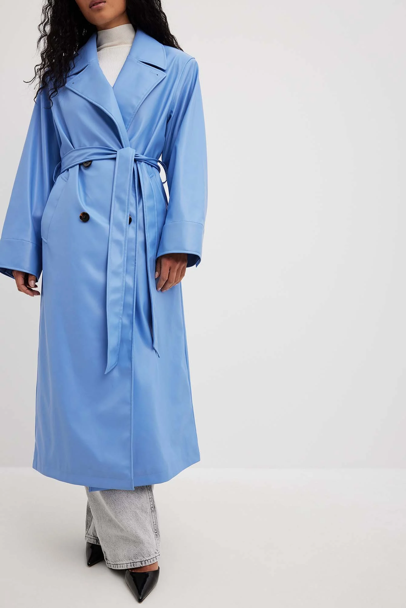 PU-Trenchcoat mit Schulterpolstern