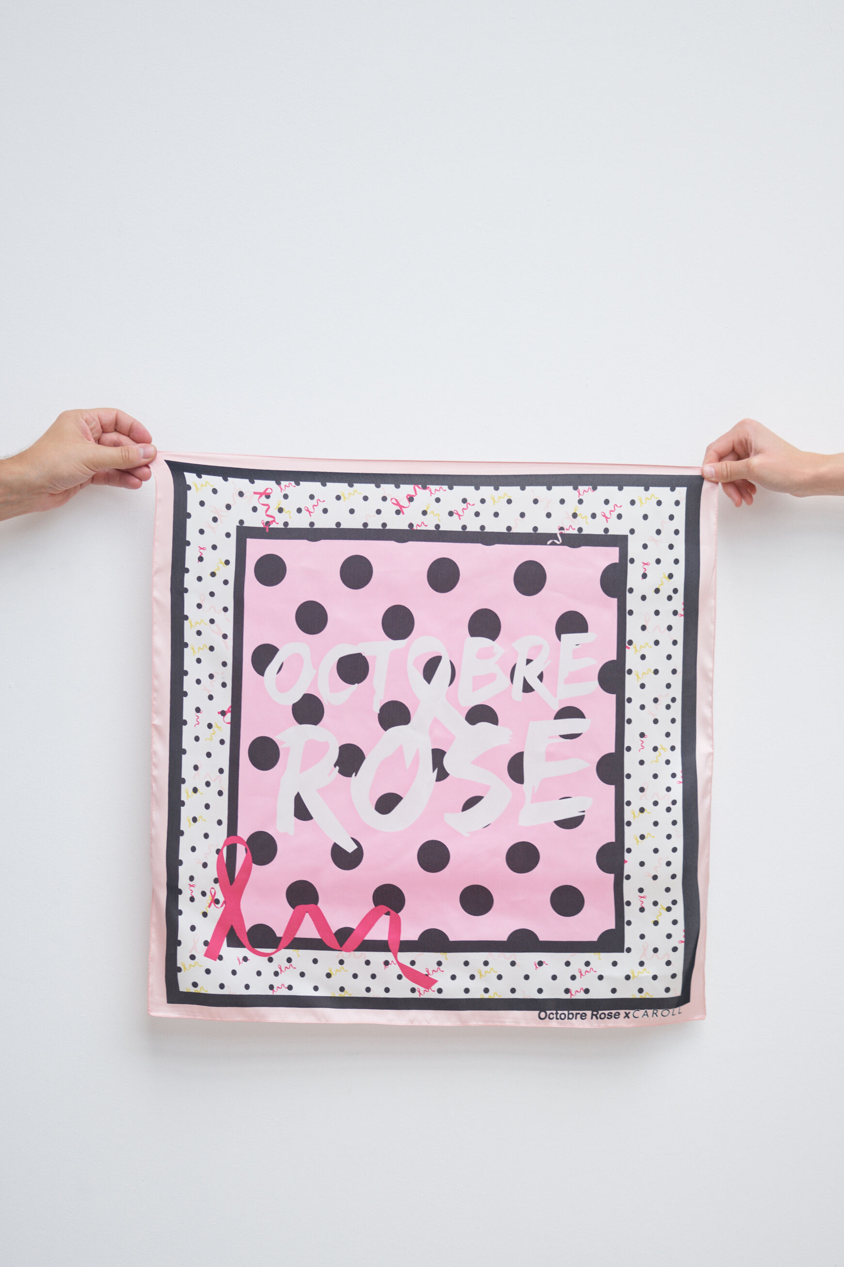 Foulard Octobre Rose 2020 noir femme