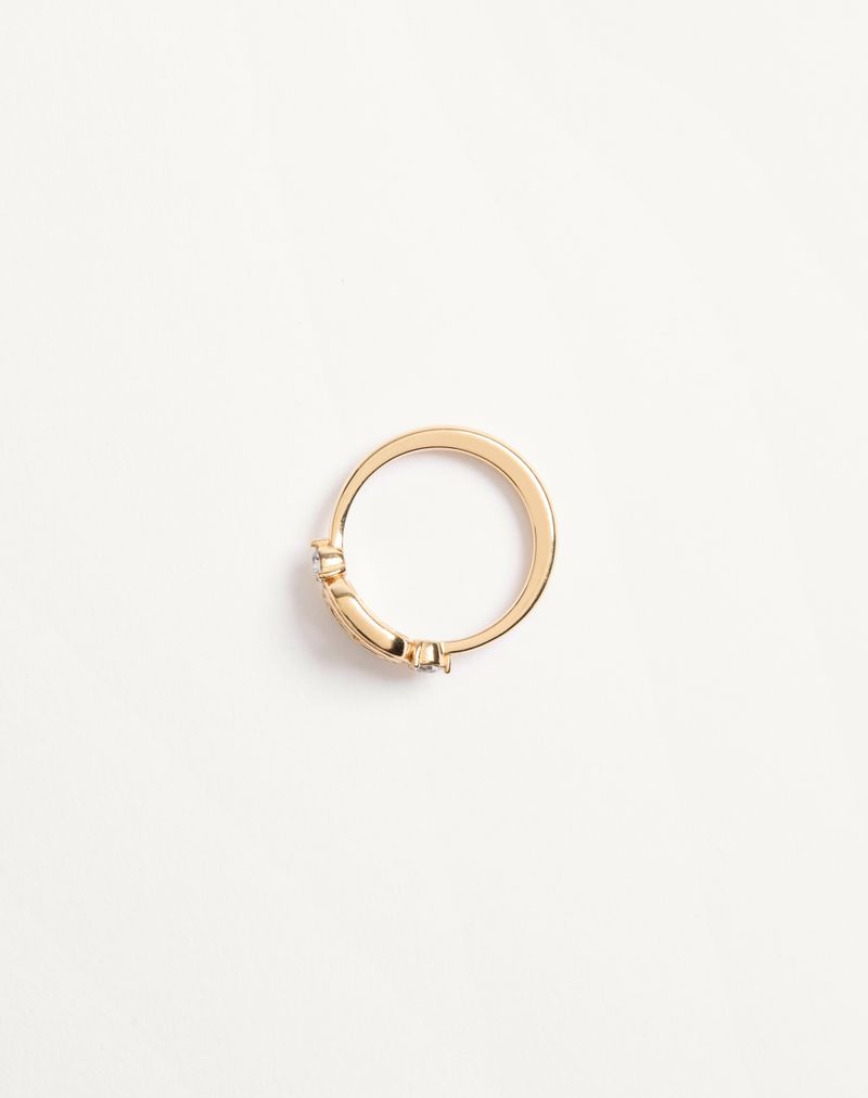 Ovalet ring i metal og Swarovski® krystaller
