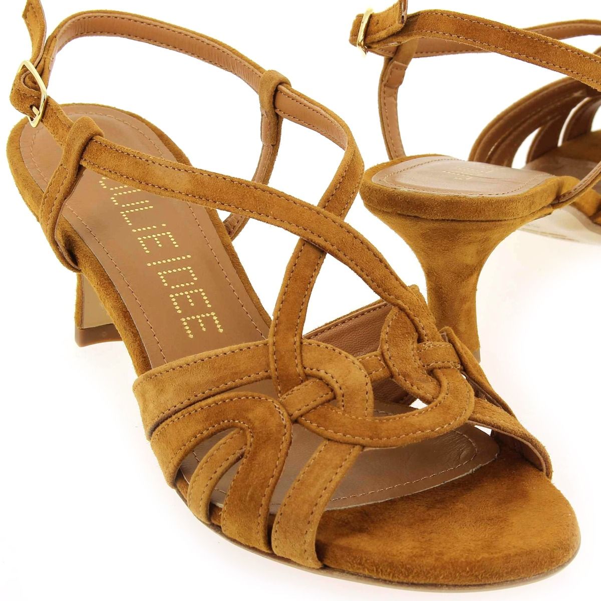 Julie Dee  BR429 - Camel