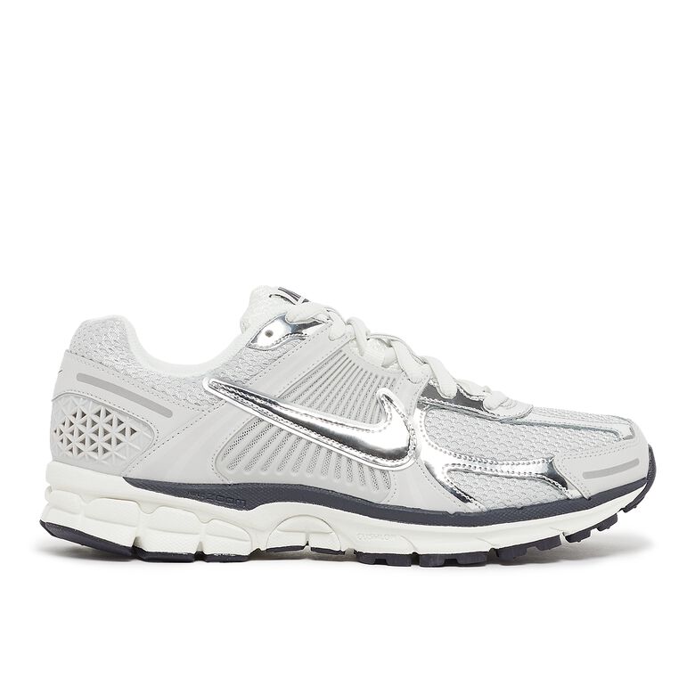 NIKE Zoom Vomero 5 