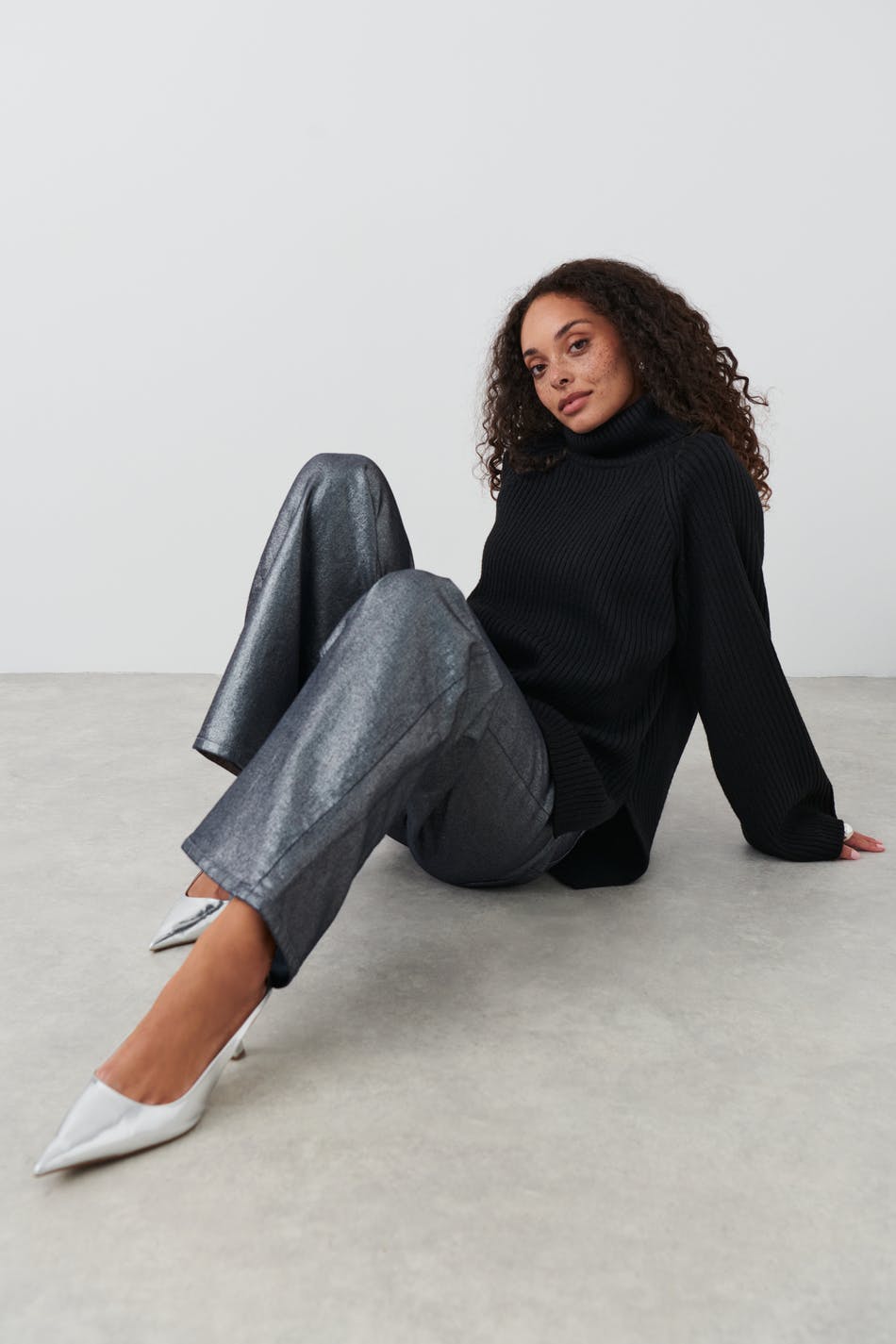 Roll-neck knitted sweater